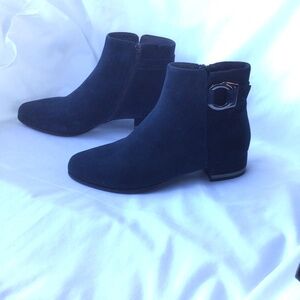 Navy Suede Vaneli Ankle Boots Size 7W